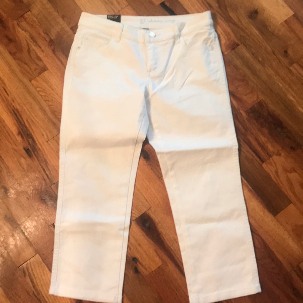 NWT White Skinny Crop